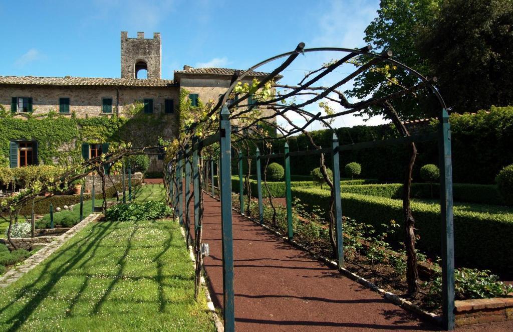 Landhaus Badia A Coltibuono Wine